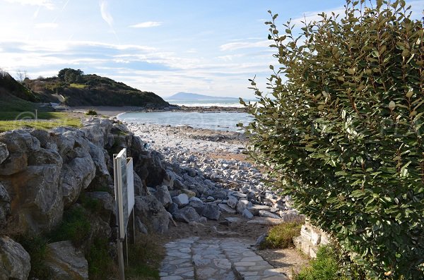 Chemin d'accès à la plage de Cenitz