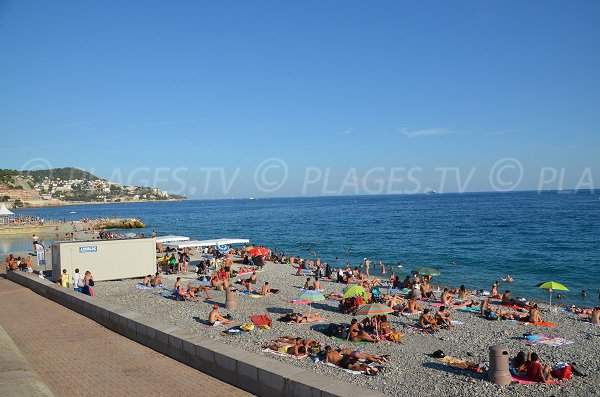 Photo de la plage du Centenaire de Nice en été