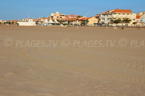 Photo of Central beach in Valras - France