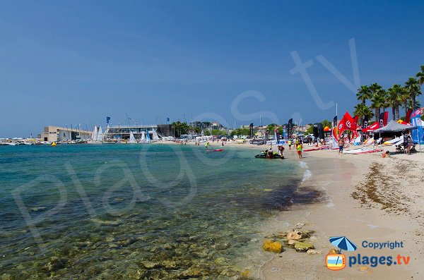 Photo de la plage centrale de Bandol