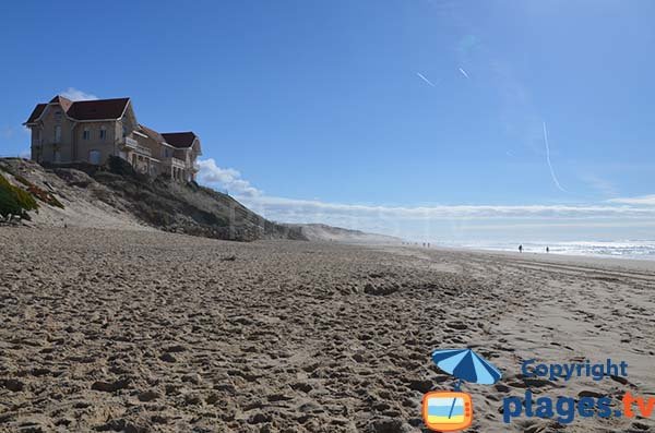 Plage du centre de Biscarrosse avec vue sur le sud