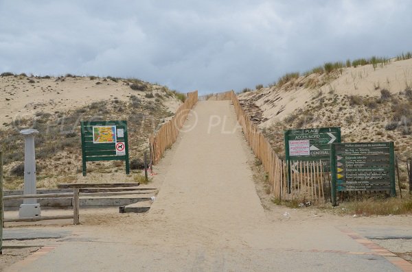 Access to the main beach of Carcans - France