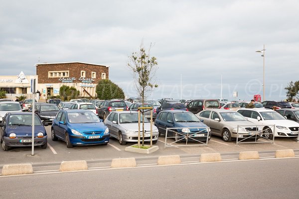 Parking pour la plage du centre-ville de Courseulles