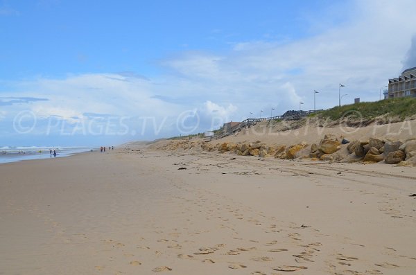 Surf on Lacanau Océan beach in France