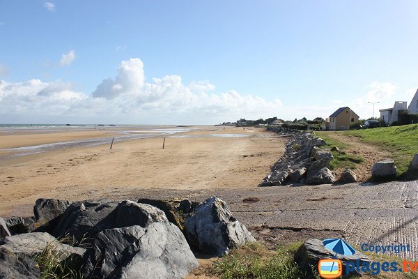 Cale de mise à l'eau sur la plage de Saint-Côme-de-Fresné