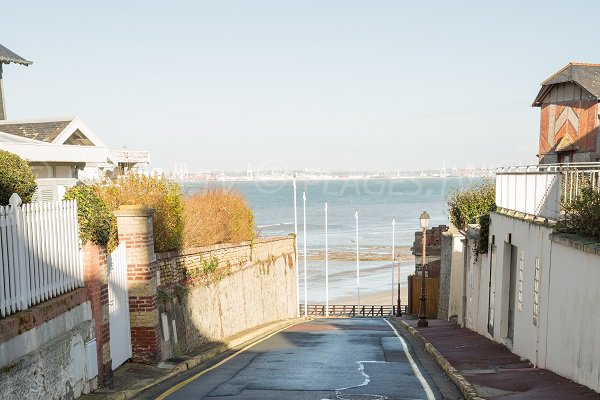 Access to the beach of Villerville