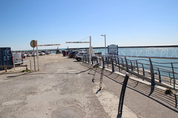 Parking of Central beach in Carnon