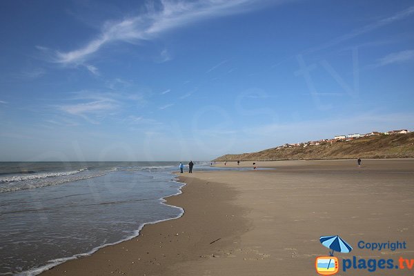 Spiaggia a Equihen nei pressi della stazione di salvataggio