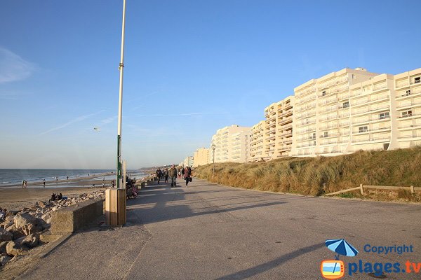 Digue promenade d'Hardelot au niveau du centre nautique