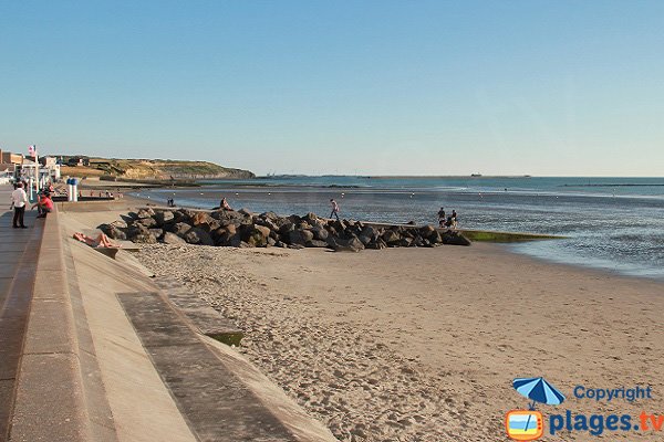 Beach toward nautical center in Wimereux