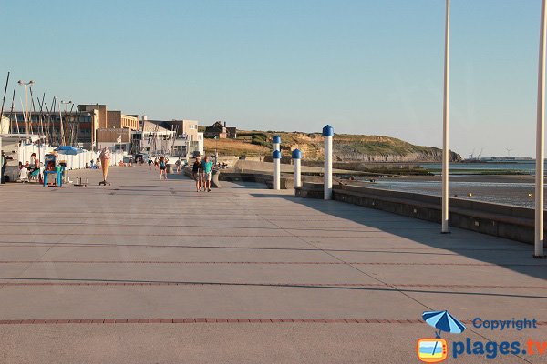 Promenade piétonne au niveau du centre nautique