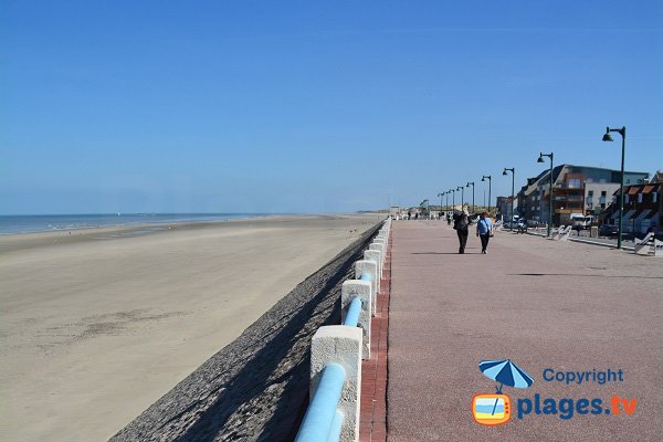 seawall promenade in Quend