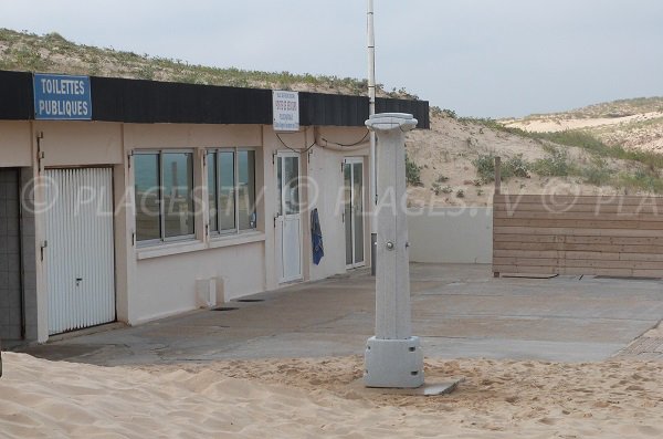 spiaggia è sorvegliata in estate a Vieux Boucau