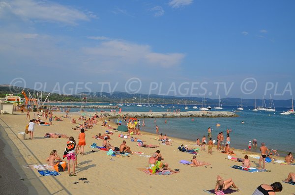 Kids Club on the Cavalaire sur Mer beach