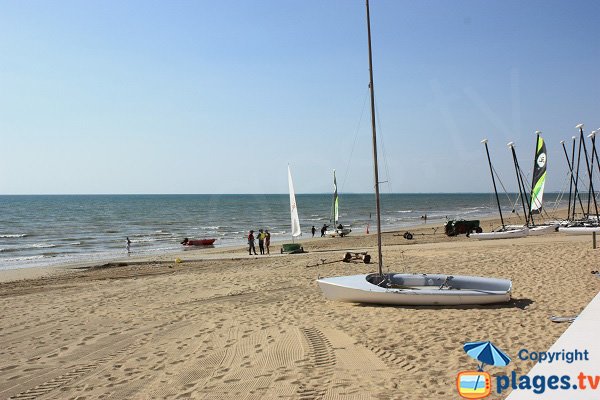 Centre nautique de la plage dans le centre ville de Notre Dame de Monts