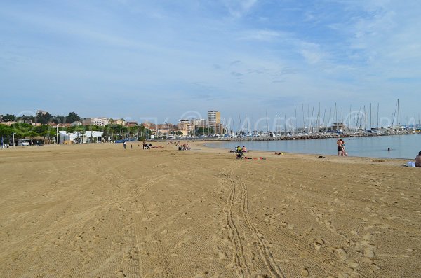 Une des plages les plus larges de Sainte Maxime