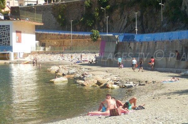 Plage à Cerbère sur la route de l'Espagne