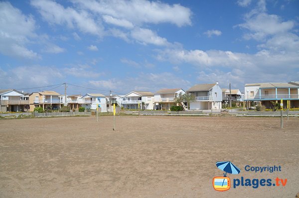 houses on stilts in Gruissan-plage