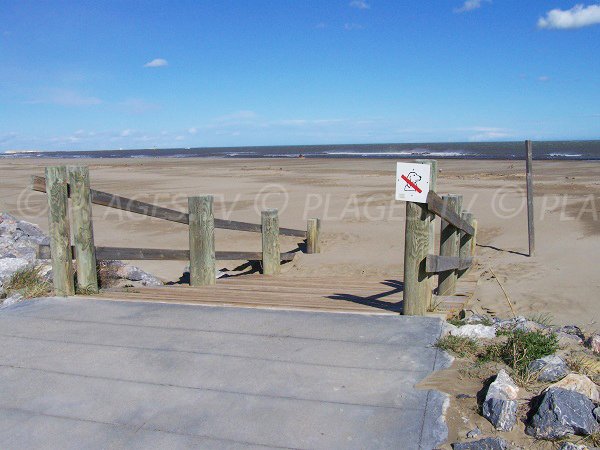 Point d'accès à la plage des Chalets