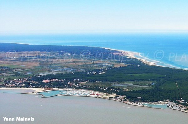 Photo de la plage sur l'estuaire de la Gironde au Verdon sur Mer