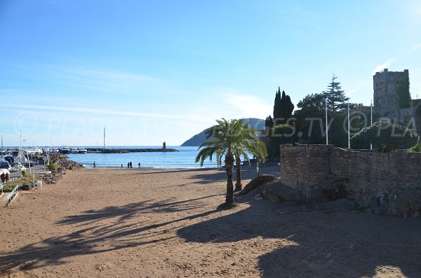 Strand des Schlosses von Mandelieu