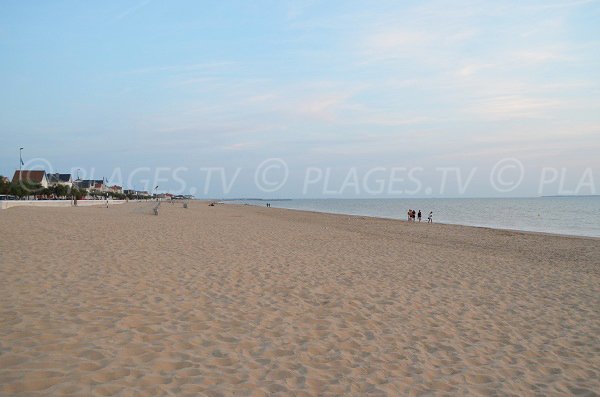 Free beach in Châtelaillon