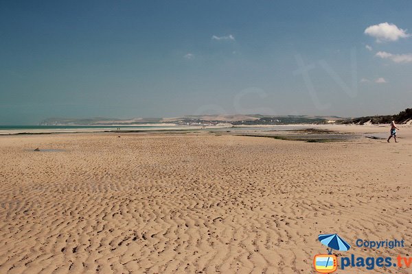 Plage du Chatelet avec vue sur le Cap Blanc Nez et sur Wissant