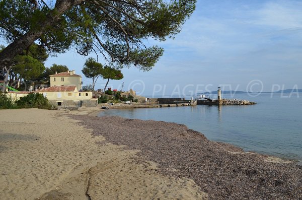 Plage à la sortie de Port Grimaud