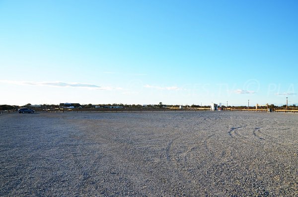 Car park of the Clos du Rhone beach