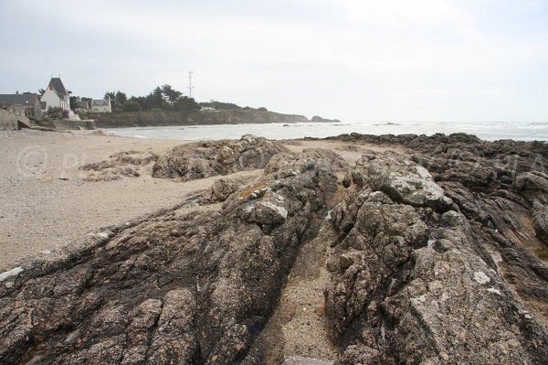 Rockier area on the beach in Piriac sur Mer