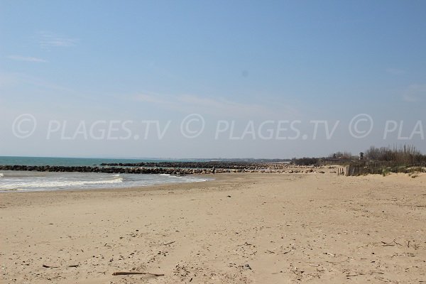 Plage du Clot à proximité du canal à la Mer