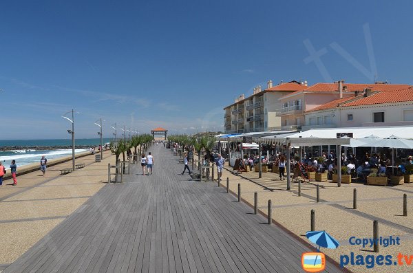 Promenade in Anglet-Plage along the beach