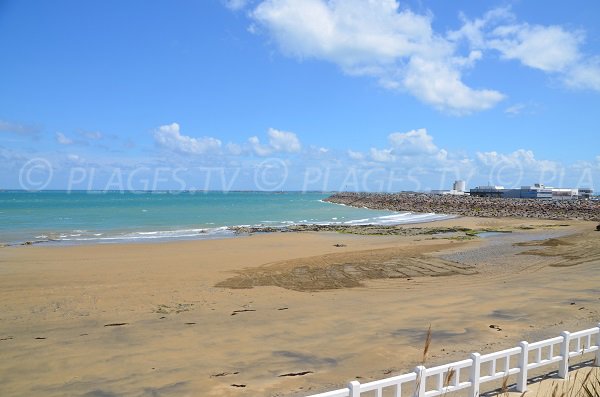 Blick auf den Hafen vom Strand La Comtesse in Saint Quay Portrieux