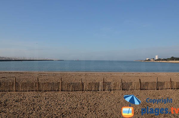 Photo de la plage de la Concurrence à marée haute - La Rochelle