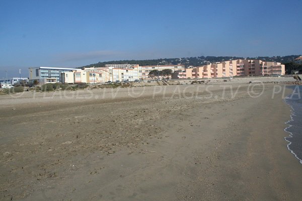 Environnement de la plage de la Corniche à Sète