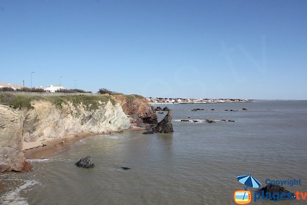 Creek of Corque at high tide - France