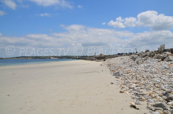 Plage dans le centre ville de Camaret sur Mer