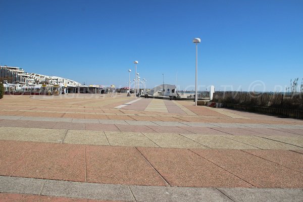 Shopping from the Couchant area in the Grande Motte