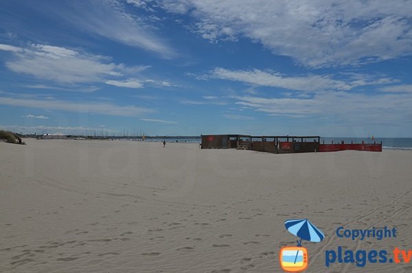 Plage privée sur la plage du Couchant à La Grande Motte