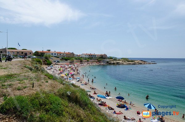 Plage de la Coudoulière à Six Fours en été