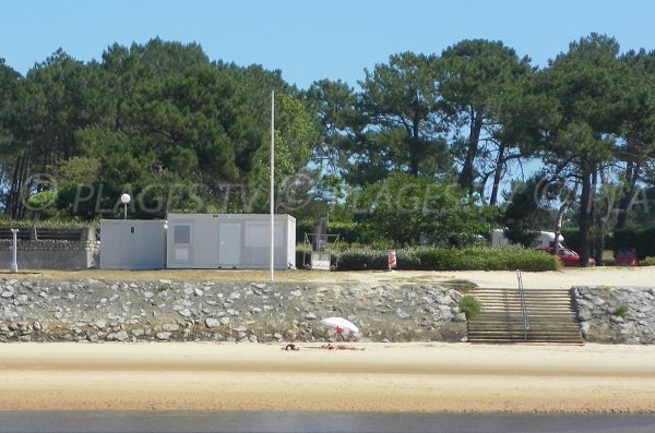 Lifeguard station of Courant beach in Mimizan