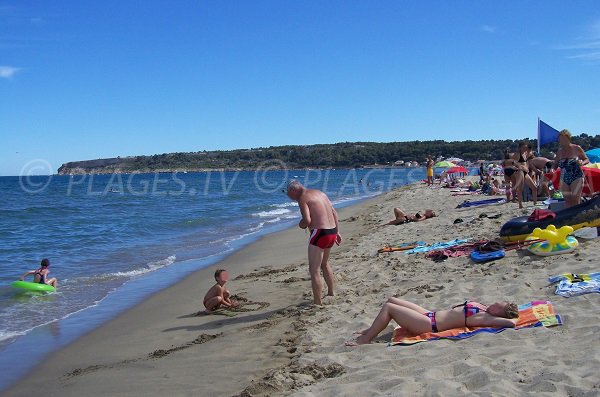 Foto di spiaggia Coussoules in estate (agosto)