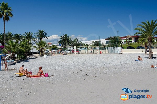 Beach volley sur la plage de St Laurent du Var