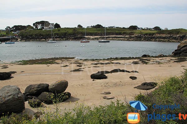 Plage autour de l'aber Ildut à Lanildut