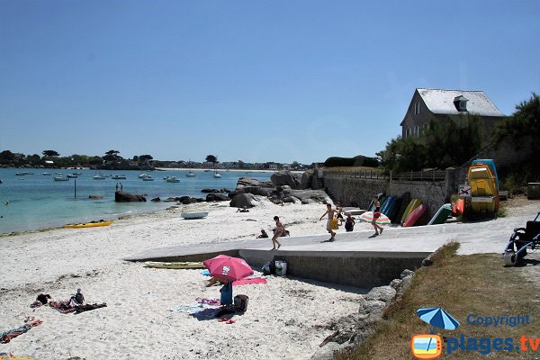 Zugangsrampe zum Strand Les Crapauds in Brignogan-Plage