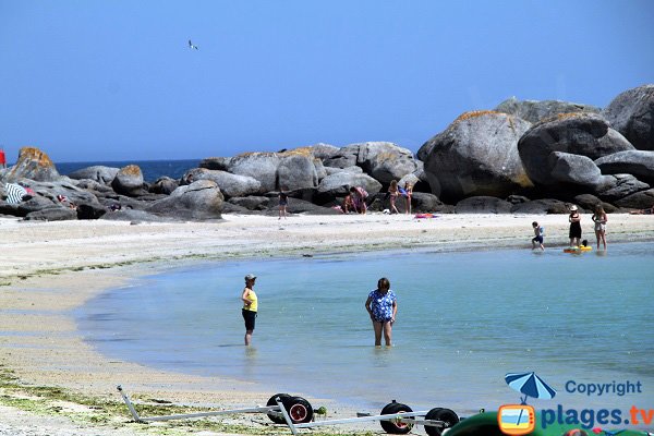 Rochers sur la plage des Crapauds à Brignogan-Plage