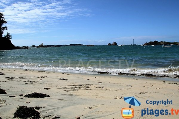 Plage de sable sur l'ile de Bréhat - Crec'h Touric