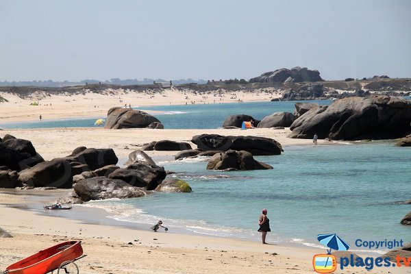 Vue sur la plage de Ménéham  depuis la plage de Crémiou à Kerlouan