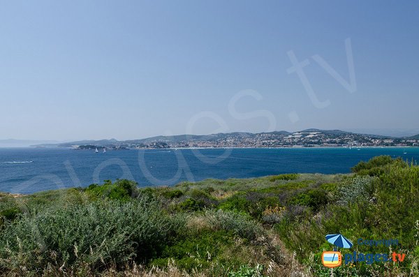 Vue sur la baie de Bandol depuis la pointe de la Cride