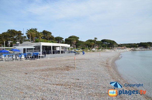 Plage en galets à Ste Maxime